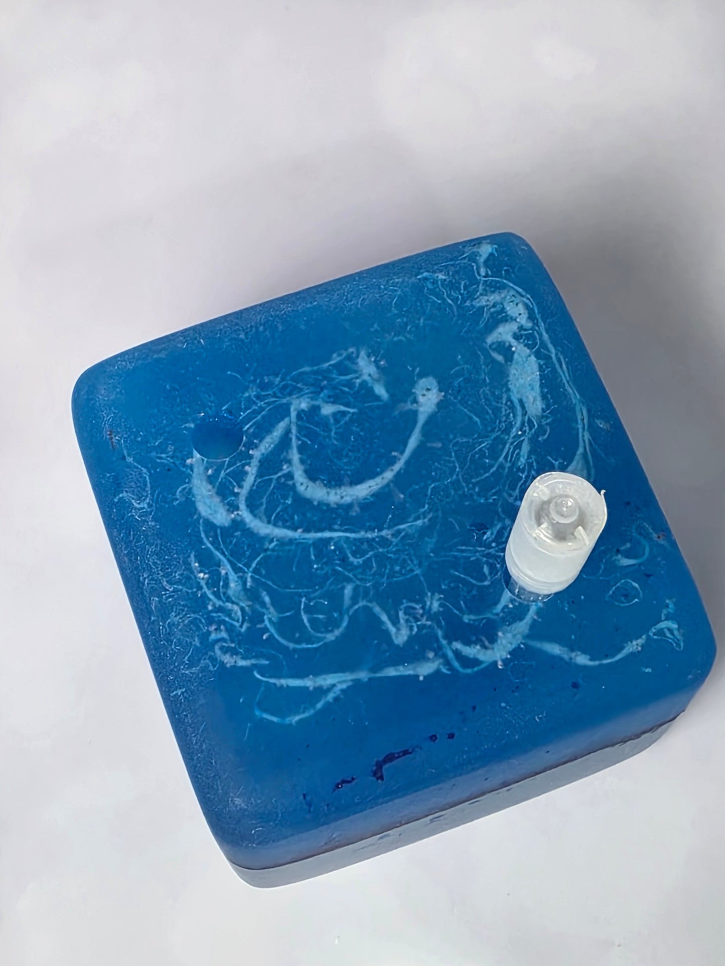 Deep Blue Injection Holder with 2 wells